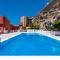 Beachfront triplex with swimming pool & parking - Radazul