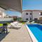 Villa Andrea with heated Pool - 马林斯卡