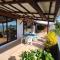 TAHITI - Taharaa Beach Bungalow