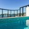 Aion Suites 302 – Lindo apartamento com Vista para o Mar, a 60m da Praia de Bombinhas, com Piscina e Academia no Rooftop.