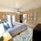 Charming Riverfront Home - Casa Topo @ SparrowBend