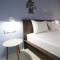 Eazy Motel B.a.n.g.n.a