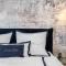 NEW Design & High Standard Apt from 16th Century in Old Town-FREE Parking - 布拉迪斯拉发