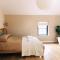 Luxury bolthole in central St.Agnes with parking.
