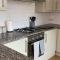 Central Leeds townhouse with private roof garden Sleeps 4