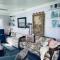 1 mile to Fort Sill! The CaroleBelle Cottage sleeps 8 with hottub,grills,firepit