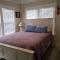 1 mile to Fort Sill! The CaroleBelle Cottage sleeps 8 with hottub,grills,firepit