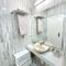 Summer House duplex en la playa con piscina