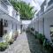 Urbanview Hotel Syariah Ratu Kuring Gisting by RedDoorz - Banjarnegeri