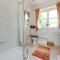 Oak Tree Cottage, Charming, Rural New Forest Home