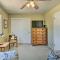 Golf Course Views, Hot Tub Access Phoenix Home!
