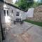 6 Dbl Bed, Central Huddersfield house inc parking