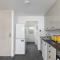 Skyvillion - STEVENAGE SPACIOUS COMFY 2BED HOUSE with Garden, Free WiFi & Parking - Shephall