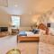 Lisburne Place - Luxury Three Bedroom Town House
