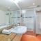 Birds Eye Views from Chic Harbourside Abode