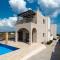 Blue Wave Villa - road view