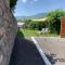 appartement avec Jacuzzi hammam sauna privatisé au rez de chaussée ds maison à Voglans à 2 kilomètres du lac du bourget en Savoie entre Chambéry et Aix les Bains cure thermale