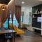 Hidayah Homestay near UKM and KTM station with high speed wifi - pool & river view - 班吉