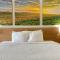 Days Inn by Wyndham Columbus IN - Колумбус