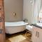 Four Seasons Guesthouses