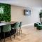 Modern House Sleeps 18 or Perfect for Large Family.