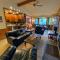 O9 NEW Renovated Bretton Woods slopeside condo with 2 living rooms foosball air hockey