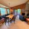 O9 NEW Renovated Bretton Woods slopeside condo with 2 living rooms foosball air hockey