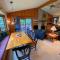 O9 NEW Renovated Bretton Woods slopeside condo with 2 living rooms foosball air hockey