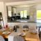 Cotswolds Lakeside Lodge - Nesbitts Nest