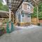 Blairsville Tiny Home with Covered Furnished Deck! - 布莱尔斯维尔