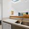 Misty Lakes - Lakefront Apartment