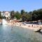 Family friendly apartments with a swimming pool Vinkuran, Pula - 7444 - Vinkuran