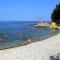 Apartments with parking spaces Savudrija, Umag - 13589