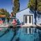 Le Bleu House - Newly Designed 3BR HOUSE & POOL by Topanga - Los Angeles