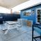 Le Bleu House - Newly Designed 3BR HOUSE & POOL by Topanga - Los Angeles