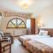 Łabędź Hotel Karczma - 伊拉华