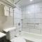 Days Inn by Wyndham Columbus IN - Колумбус
