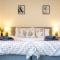 Adrian House, near Hospital, easy parking + garden