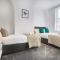 Host Liverpool - Spacious Family Home by Aintree, Parking - إينتري