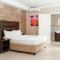 Bayside Hotel 100 Pixley Kaseme Street (West Street)