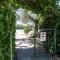 Dolce Far Niente Apartment with pool & parking