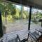Cozy Riverfront Retreat - 莱文沃思