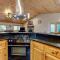 Peregrine Palace - Big Bear Lake