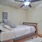 Hiwassee Hideaway Cabin with Mountain Views! - Turtletown