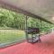 Hot Tub and Fire Pit Pet-Friendly Clayton Escape!