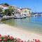 Apartments by the sea Valun, Cres - 8086 - Валун