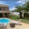 Excelente casa com Piscina