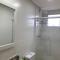 Apartamento Alto Padrão / prédio com piscina e quadra. - Guarujá
