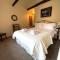 Pass the Keys Beautiful 2BR Converted Mill - Idyllic Location