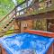 Secluded and Quiet Pocono Mountain Cabin with Hot Tub! - Kunkletown